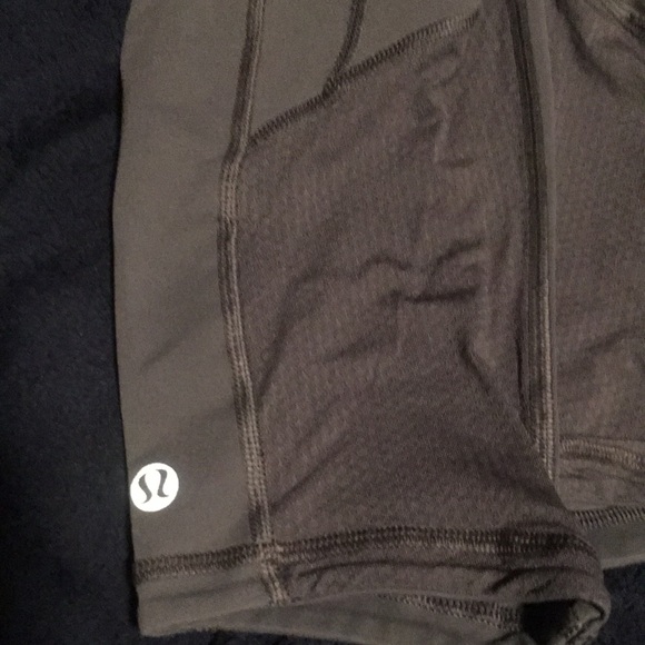 Lululemon mid rise running crop 21”size 4 - Picture 3 of 7